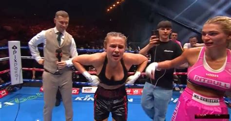 daniela hensley flash|Boxer Daniella Hemsley Flashes After Defeating Aleksandra。